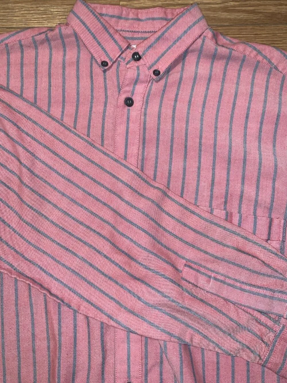 Levi's Men's Red Blue Striped Button Up Collared Shirt Size M Casual